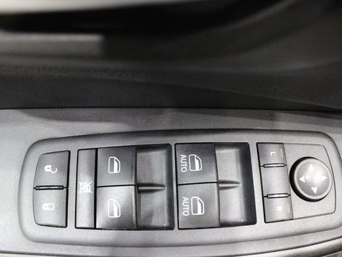 Used 2020 Jeep Cherokee Trailhawk w/ Cold Weather Group image 17