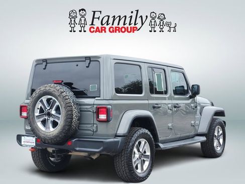 Used 2019 Jeep Wrangler Unlimited Sahara AWD/4WD image 4