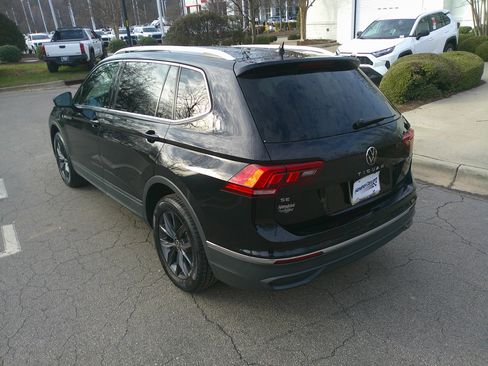 Used 2022 Volkswagen Tiguan SE image 10