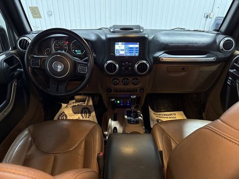 Used 2015 Jeep Wrangler Unlimited Rubicon w/ Dual Top Group AWD/4WD image 21