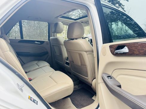 Used 2014 Mercedes-Benz ML 350 4MATIC w/ Premium 1 Package image 16