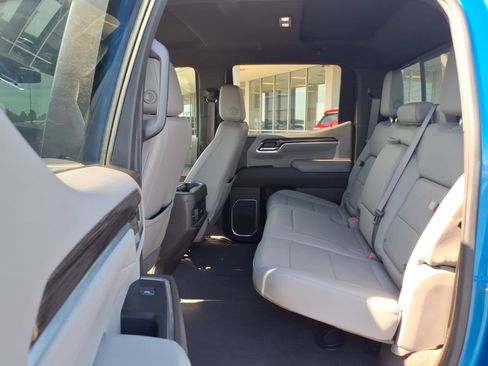 Used 2023 Chevrolet Silverado 1500 RST AWD/4WD image 12