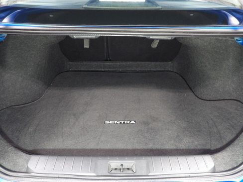 Used 2023 Nissan Sentra SR w/ Trunk Package FWD image 9