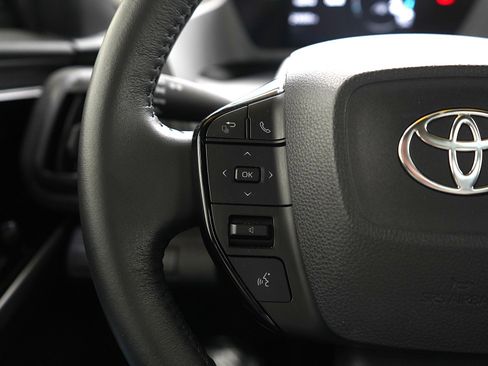 Used 2023 Toyota bZ4X XLE image 25