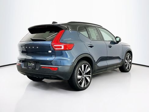 Used 2022 Volvo XC40 P8 Recharge Plus image 9