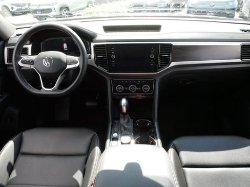 Certified 2023 Volkswagen Atlas SE w/ Panoramic Sunroof Package AWD/4WD image 10