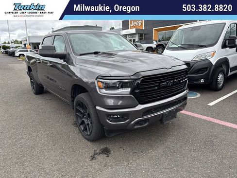 Used 2023 RAM 1500 Laramie AWD/4WD image 1