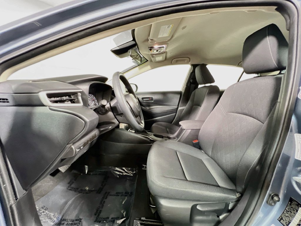 Used 2025 Toyota Corolla LE FWD image 12