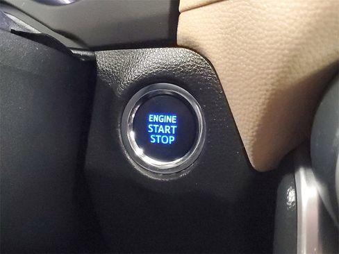 Used 2020 Toyota RAV4 XLE image 29