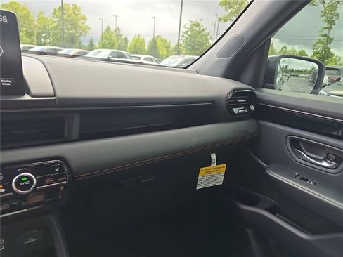 Used 2025 Honda Pilot TrailSport image 25