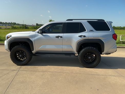 Used 2025 Toyota 4Runner TRD Off-Road image 5