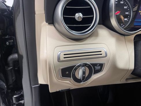 Used 2019 Mercedes-Benz C 300 4MATIC Sedan image 19