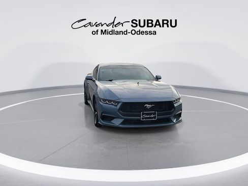 Used 2025 Ford Mustang Coupe RWD image 2