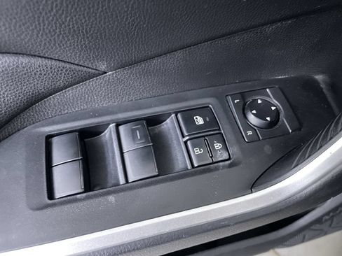 Used 2021 Toyota RAV4 XLE w/ Convenience Package AWD/4WD image 11