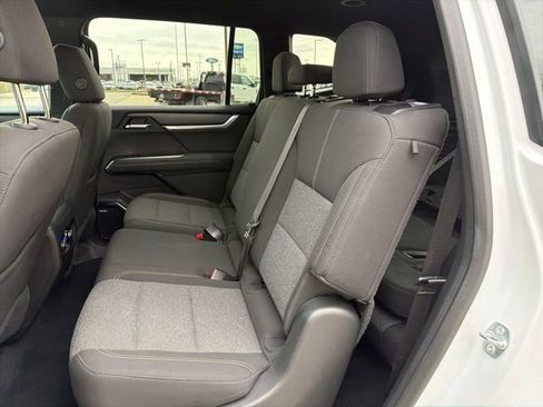 Used 2025 GMC Acadia Elevation image 21