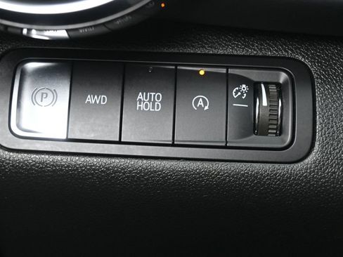 Used 2025 Chevrolet Equinox LT AWD/4WD image 27