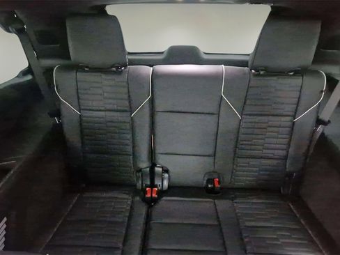 Used 2025 Cadillac Escalade Sport Platinum w/ LPO, ONYX Package image 15