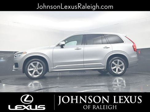 Used 2021 Volvo XC90 T5 Momentum w/ Climate Package image 21