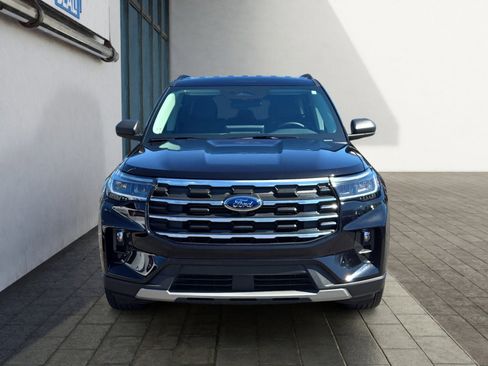 Used 2025 Ford Explorer Active w/ Active Comfort Package AWD/4WD image 8