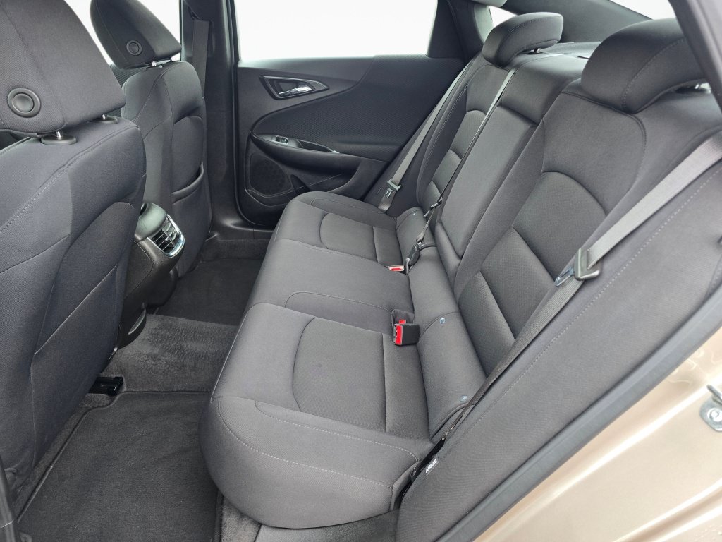 Used 2025 Chevrolet Malibu LT FWD image 17
