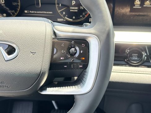Certified 2025 INFINITI QX80 Luxe AWD/4WD image 9