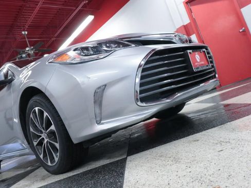 Used 2018 Toyota Avalon XLE Premium FWD image 35