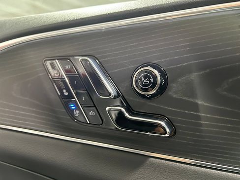 Used 2024 Cadillac Lyriq Luxury RWD image 45