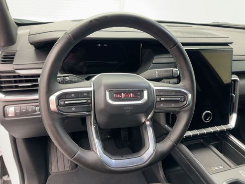 Certified 2025 GMC Acadia Elevation image 17