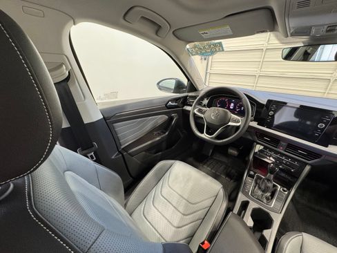 Used 2026 Volkswagen Jetta SEL FWD image 40