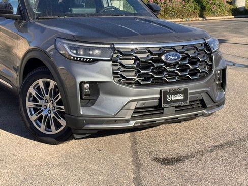 New 2026 Ford Explorer Platinum image 3