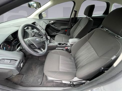 Used 2018 Ford Focus SE w/ Cold Weather Package image 10