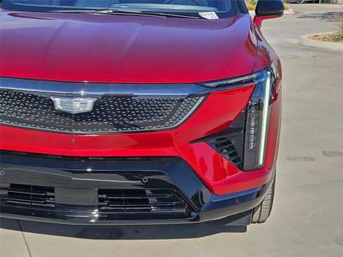 New 2026 Cadillac Optiq Sport 1 w/ LPO, Floor Liner Package image 5