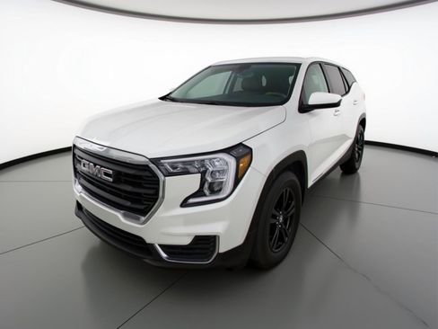 Used 2024 GMC Terrain SLE FWD image 3