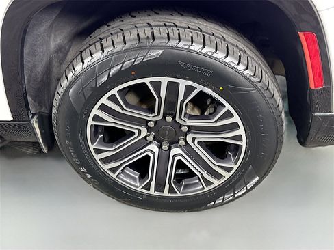 Used 2024 Jeep Wagoneer L Series II w/ Flexible Seating Group image 37