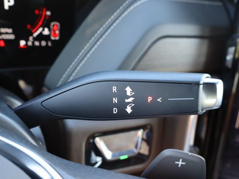 Used 2025 GMC Yukon Denali Ultimate AWD/4WD image 25