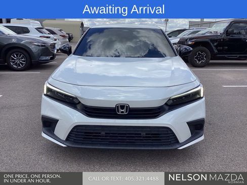 Used 2022 Honda Civic Sport image 2