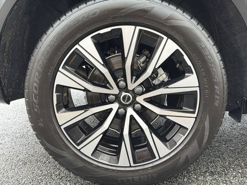 Certified 2024 Volvo XC60 B5 Plus w/ Protection Package Premier AWD/4WD image 12