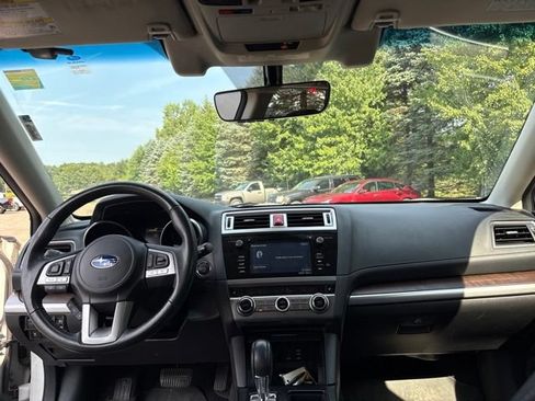 Used 2017 Subaru Outback 2.5i Limited AWD/4WD image 6
