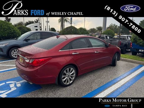 Used 2012 Hyundai Sonata SE w/ Navigation & Sunroof Pkg FWD image 4