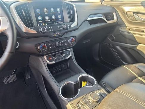 Used 2024 GMC Terrain SLT image 5
