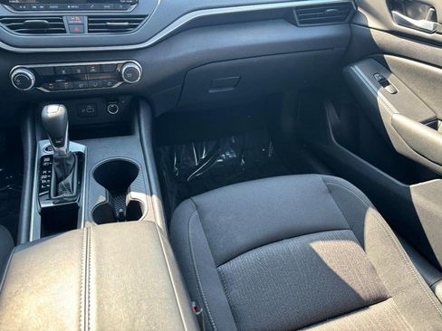 Used 2022 Nissan Altima 2.5 S FWD image 17