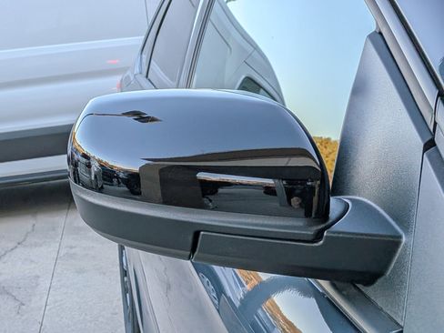 Certified 2024 Ford Edge SE w/ Black Appearance Package image 14