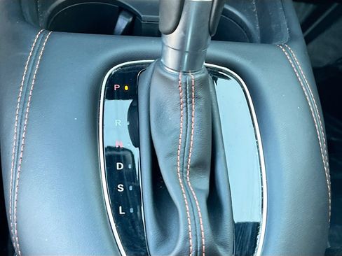 Used 2025 Honda HR-V Sport image 16