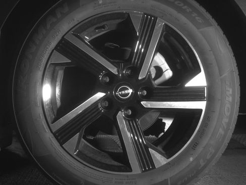 Used 2025 Nissan Sentra SV FWD image 14
