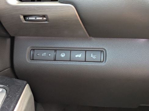Certified 2024 Nissan Pathfinder Platinum w/ Cargo Package FWD image 28