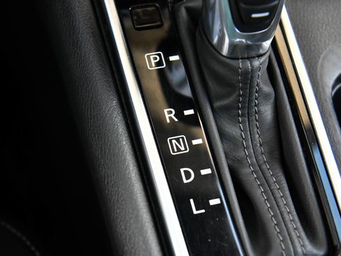 Used 2025 Nissan Sentra SV FWD image 22
