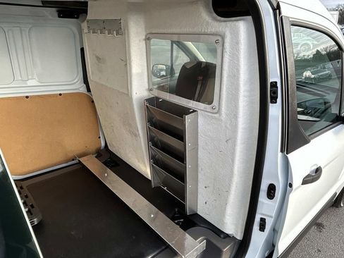 Used 2022 Ford Transit Connect XL image 17