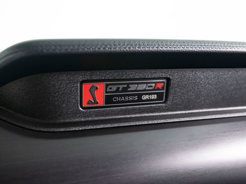 Used 2016 Ford Mustang Shelby GT350R w/ GT350R Equipment Group 920A image 32