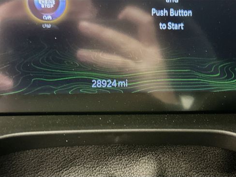 Used 2022 Jeep Grand Cherokee Overland w/ Luxury Tech Group IV image 19