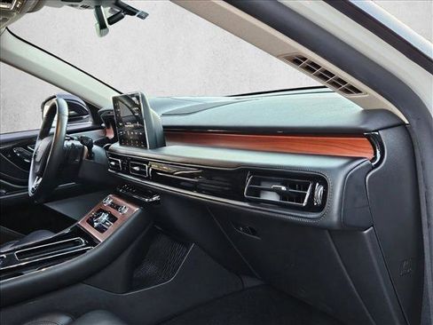 Used 2023 Lincoln Aviator Reserve w/ Equipment Group 201A image 27